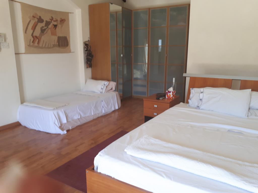 Studio Room Ensuite By The Beach, Entire Independent Unit Λεμεσός Εξωτερικό φωτογραφία